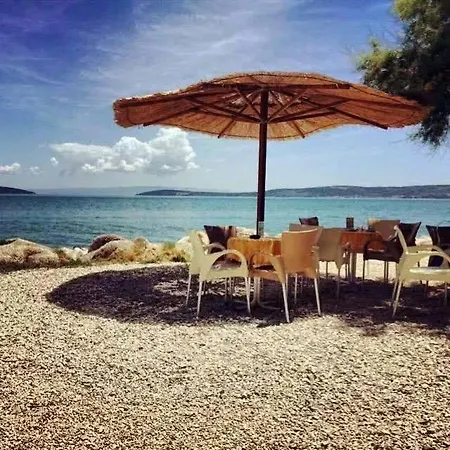 Simera * Kastela